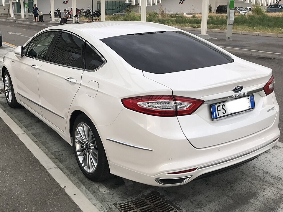 Ford Fusion 2
