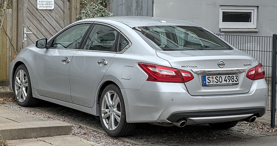 Nissan Altima 3