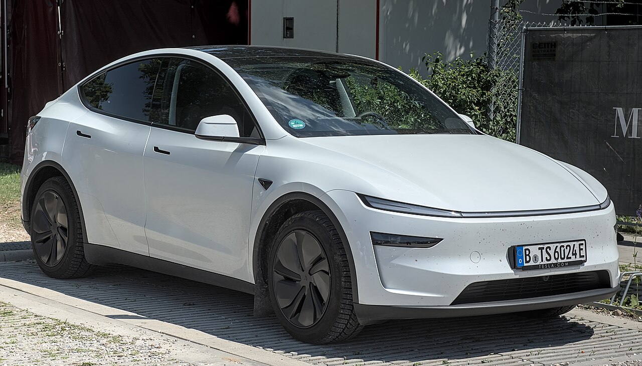 Tesla Model Y 2