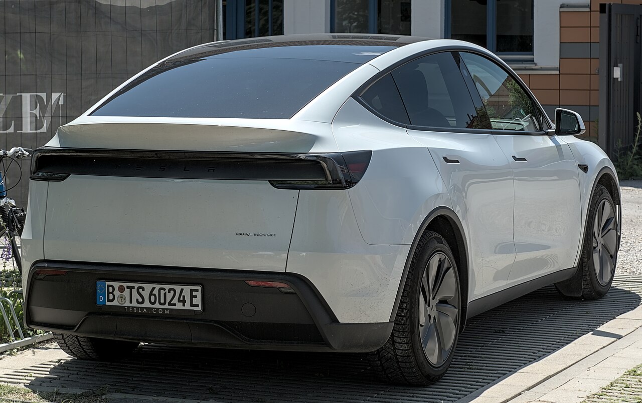 Tesla Model Y 3